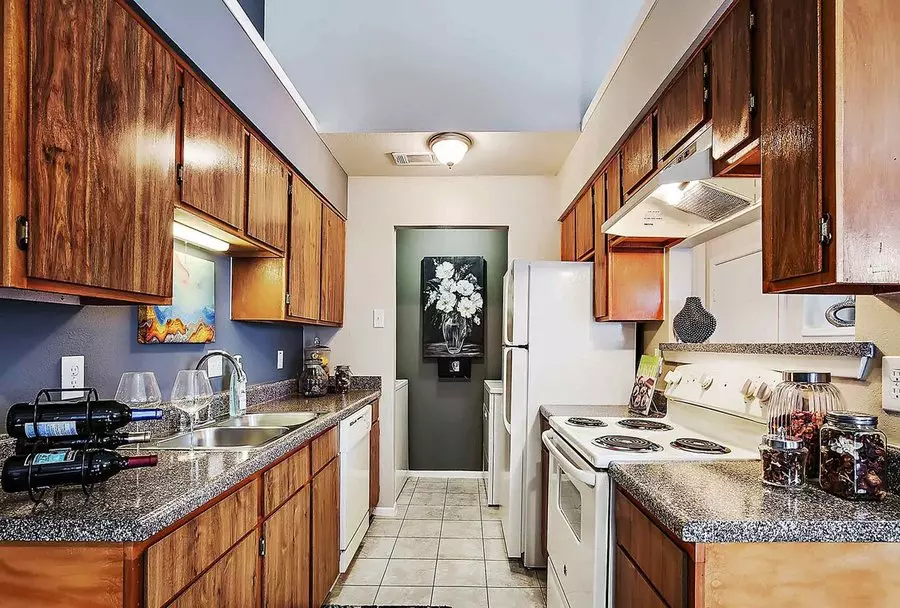 1743 Frankford RD photo 4