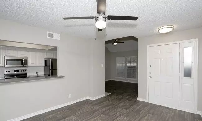 2216 A Marsh Ln photo 3