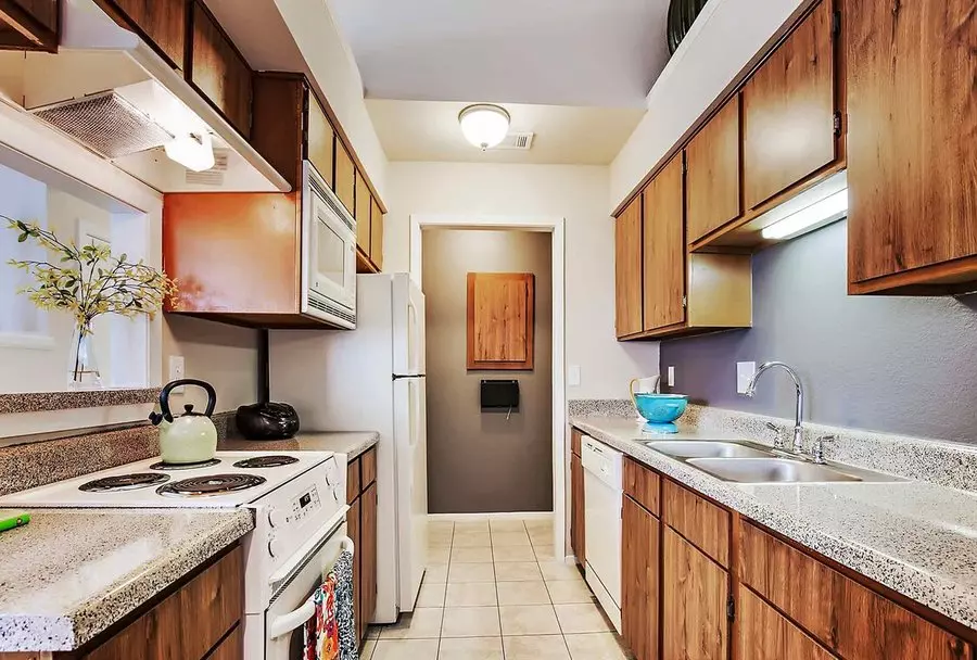3836 Old Denton Road, Carrollton, TX 75007 photo 4