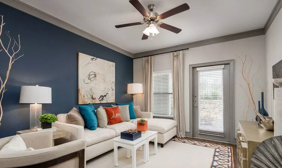 4695 Mustang Parkway, Carrollton, TX 75010 photo 2