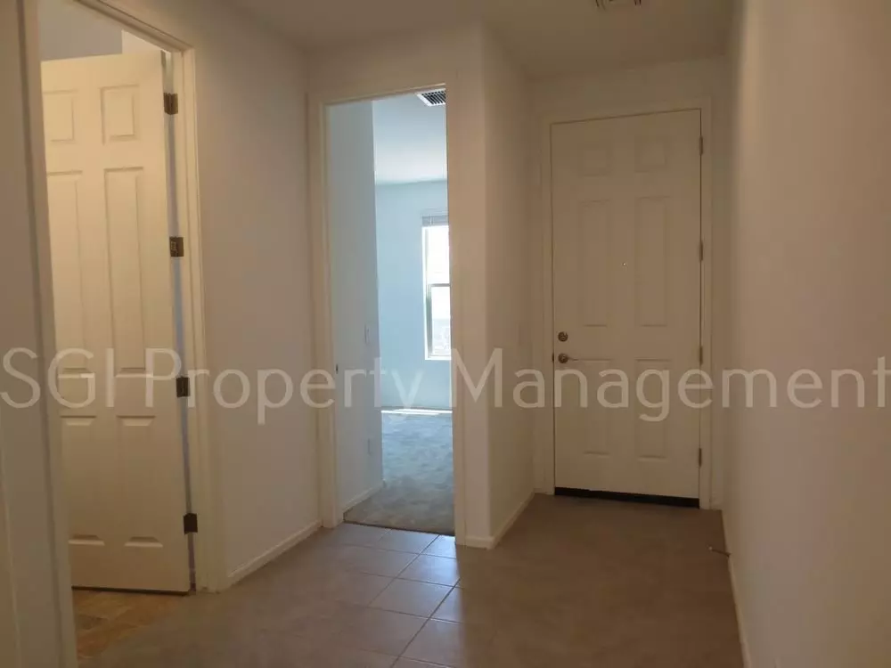 246 East Bahamas Drive, Casa Grande, AZ 85122 photo 4
