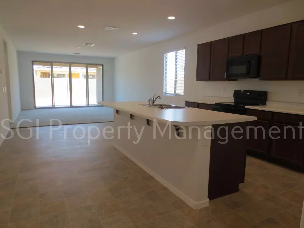 246 East Bahamas Drive, Casa Grande, AZ 85122 photo 5