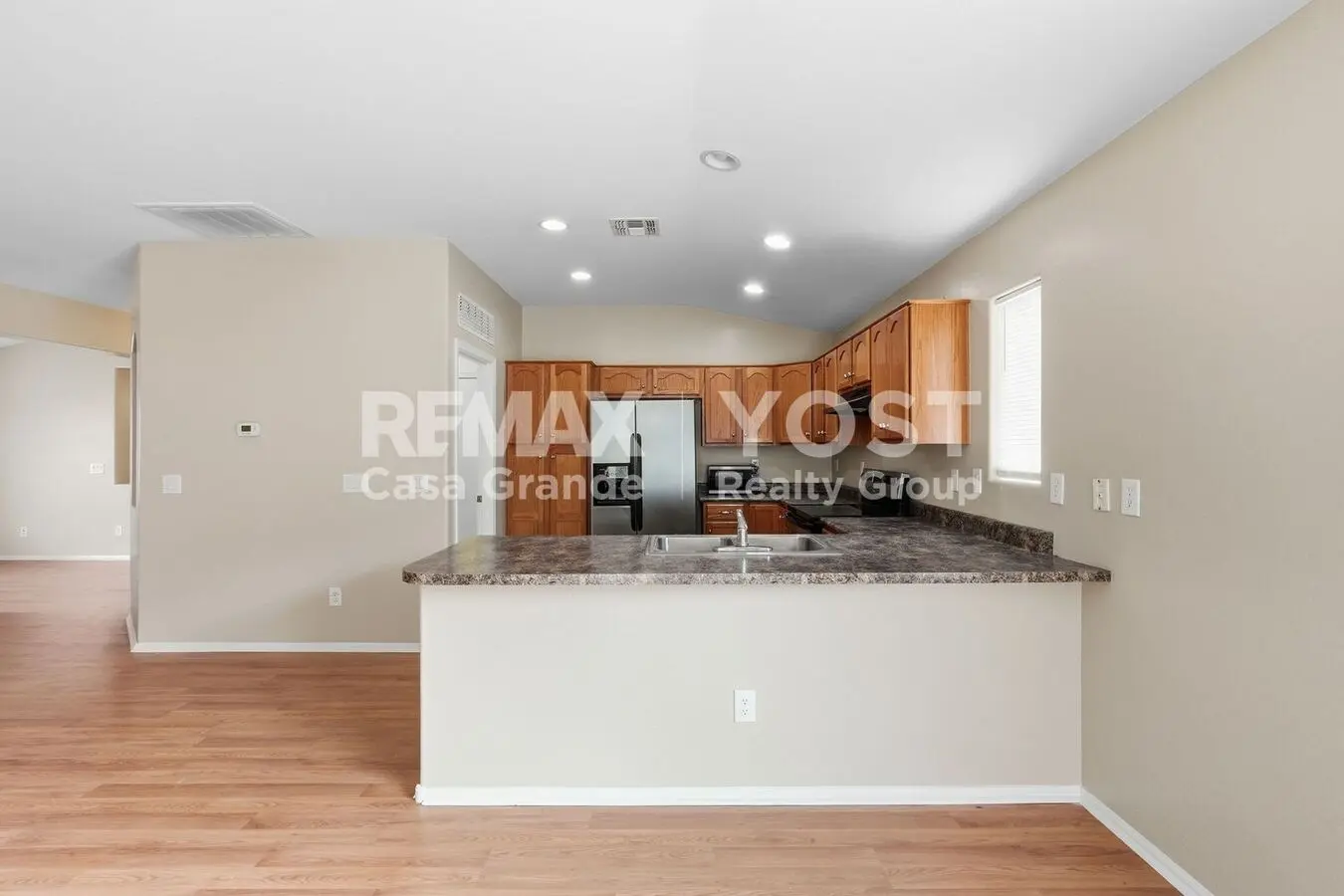 Bright &amp; Spacious Home With Flexible Living Space photo 5