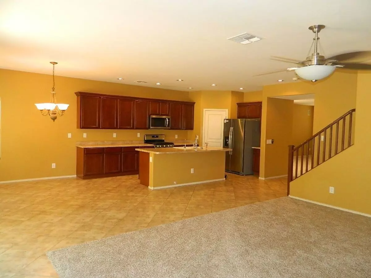 Coming Soon 8.2026 5Bedroom 3 Baths photo 3