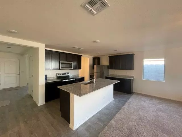 1553 E Kendall Pl photo 3