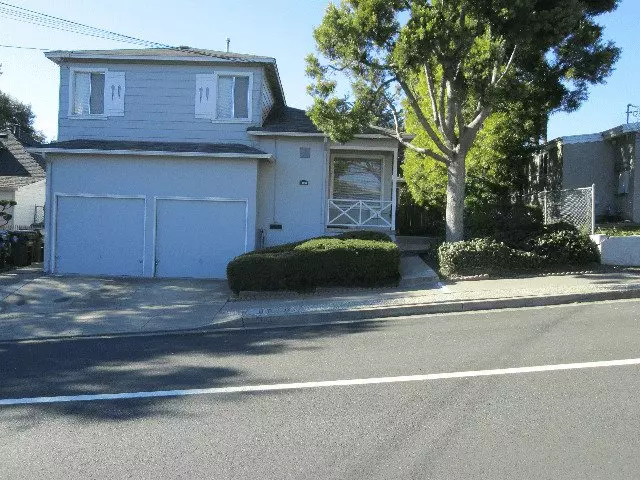 17957 & 17959 Redwood Rd photo 2