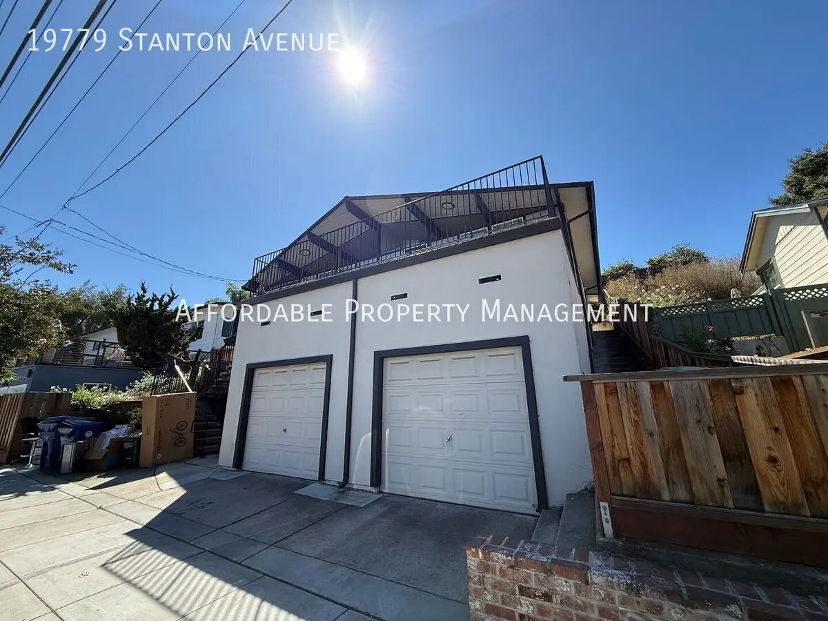 19779 Stanton Ave photo 3