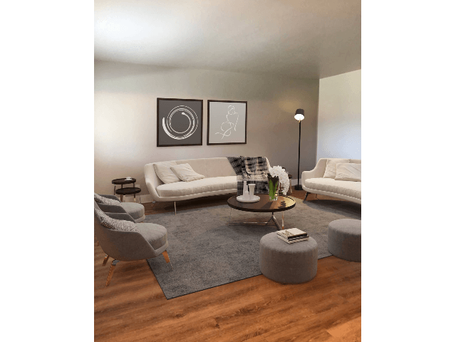 20200 Forest Ave photo 3