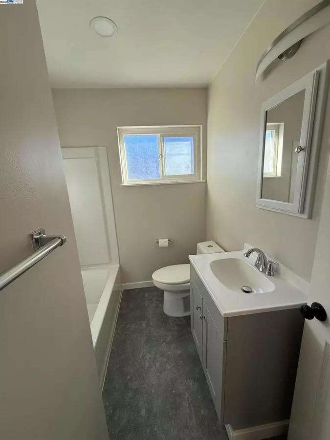 20275 Stanton Ave photo 3