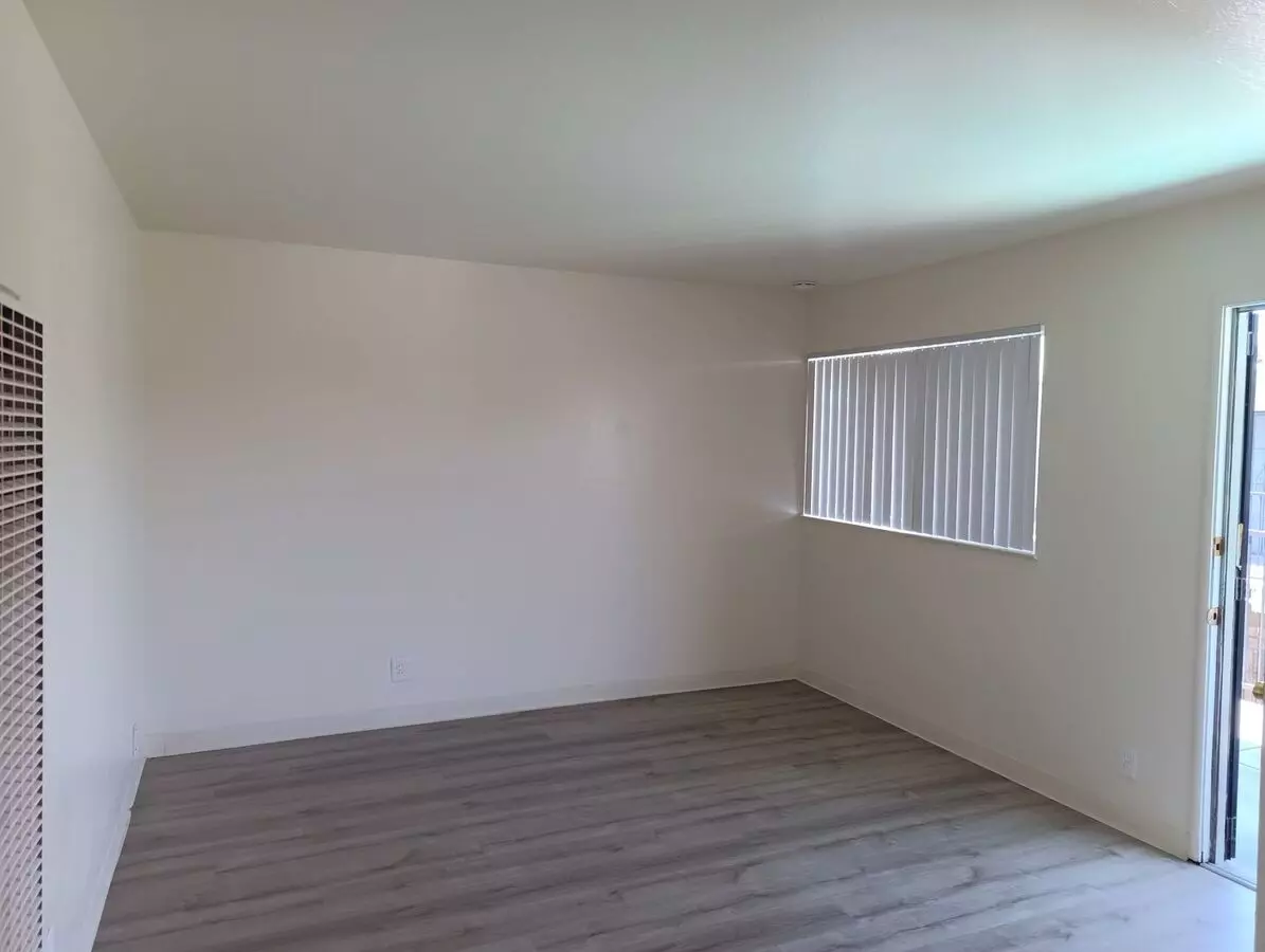 Anita Plaza Apartments photo 3