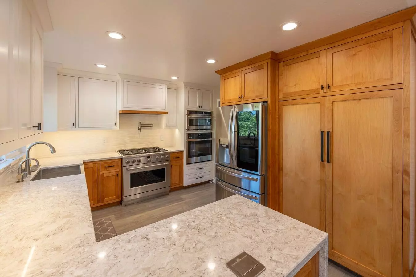 Amazing 4 Bedroom Home In One Of Castro Valley's Most Desirable Neighborhoods. Owned Solar! photo 3