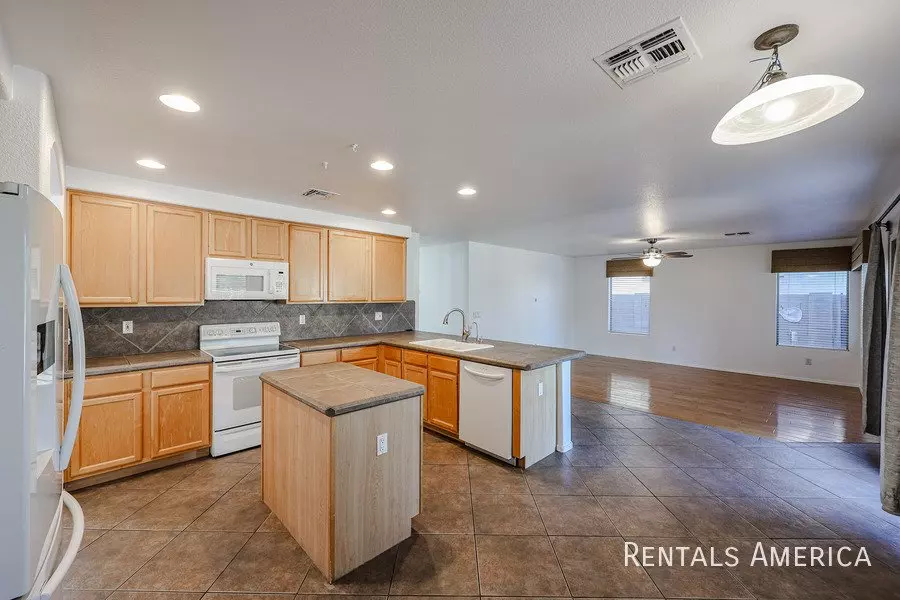 33251 North Symer Drive, Cave Creek, AZ 85331 photo 5