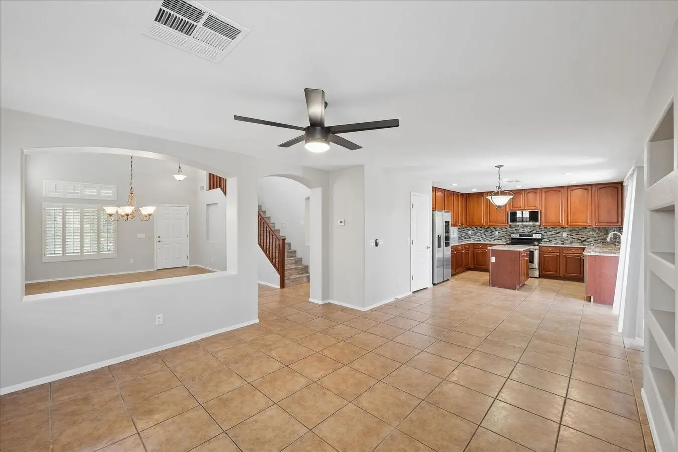 Property Is Ready Now In The Highly Sought After Asher Hills Preserve, 4 Bedrooms With A Loft, Bedroom On Main Floor, Pool, And No Carpet In This Home. This Place Is Lovely And Ready For You!!! photo 4