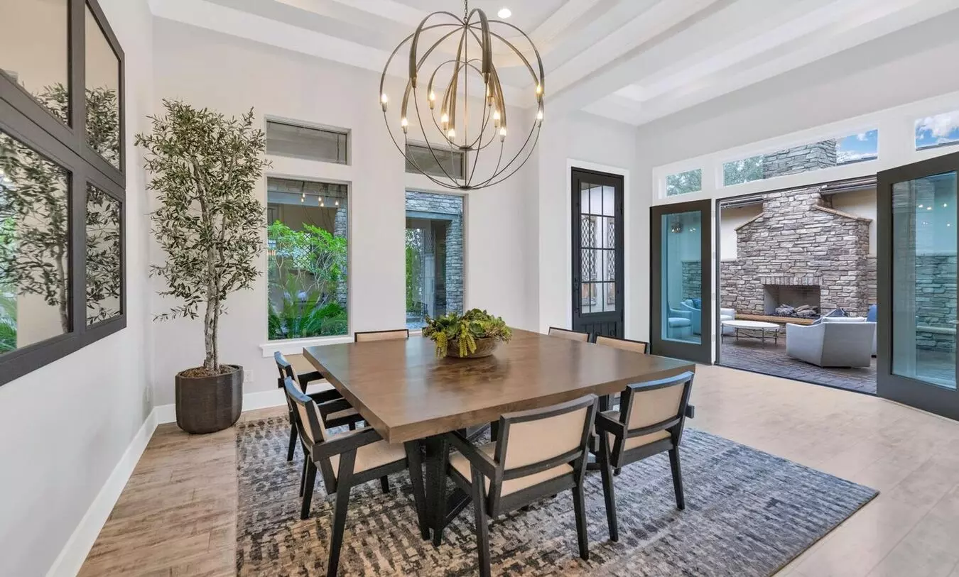 Rates Vary: photo 3