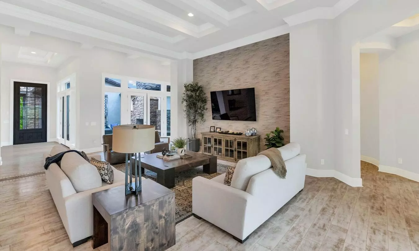 Rates Vary: photo 4