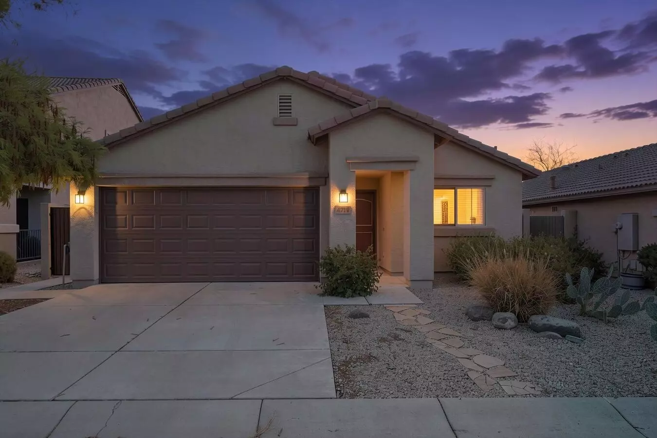 Tastefully Updated 3 Bedroom With An Office!!! Gated Community!!! Oasis Of A Yard With No Neighbors Behind, Pool And Hot Tub!!! Located In Dove Valley Ranch Close To Golfing!!! Ready Now!!! photo 2
