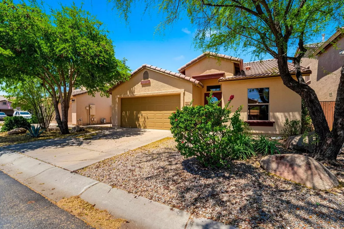Well Maintained 3 Bedroom Home In Cave Creek Az - Available Today! photo 2