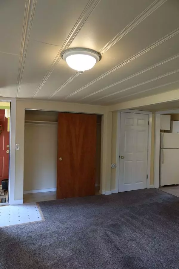 001-12 photo 3