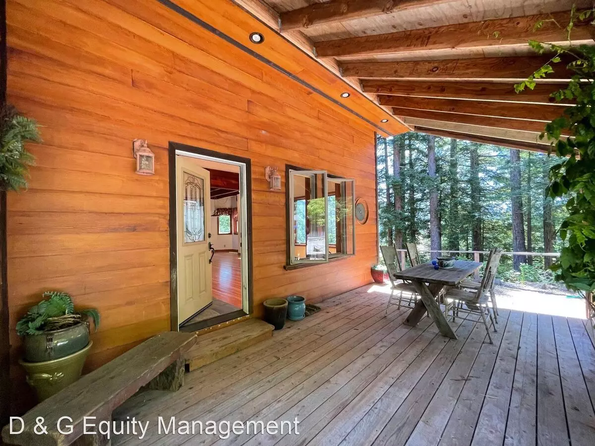 Two + Bedroom 2 Bath Private Home On Three Acres In The Mountains photo 4