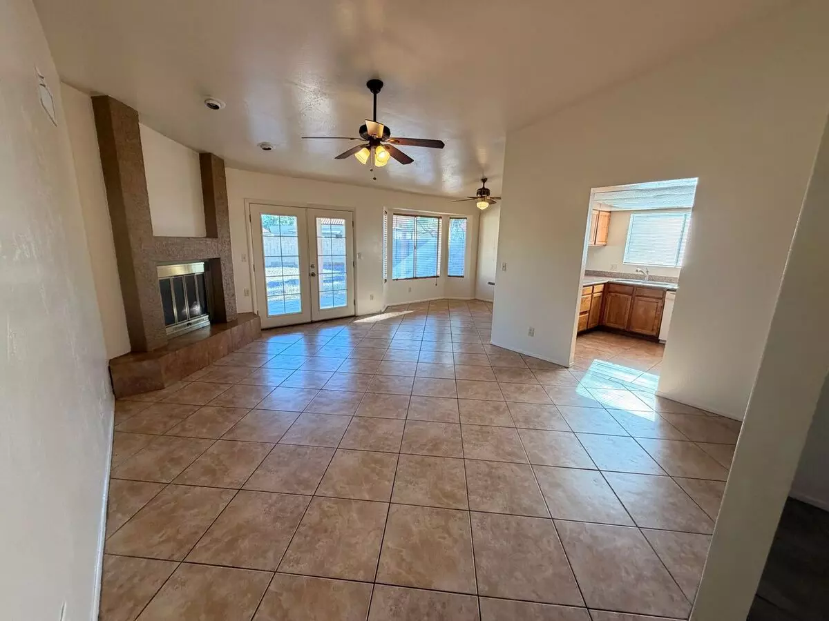 1421 North Salida Del Sol, Chandler, AZ 85224 photo 2