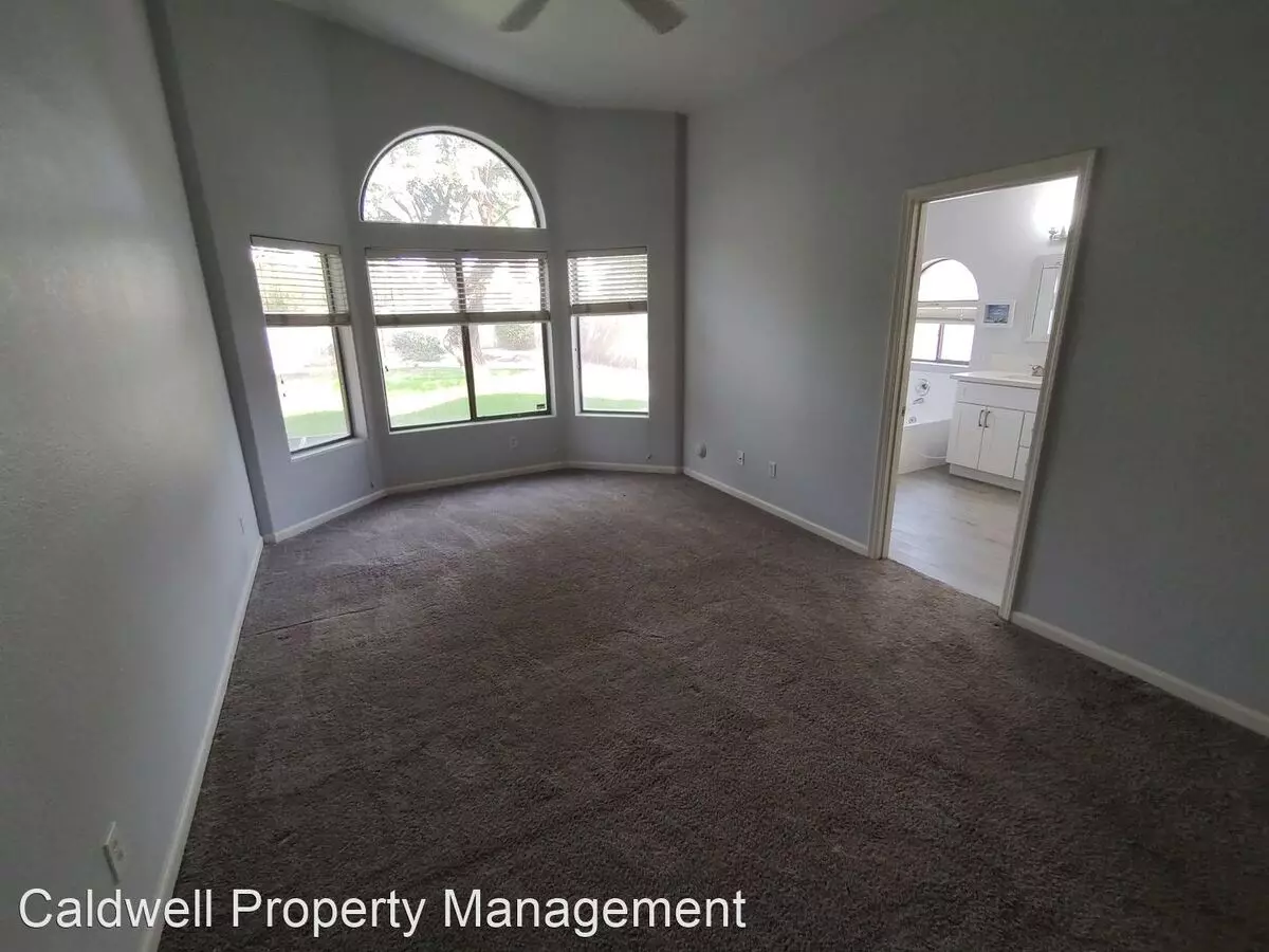 1472 West Blue Ridge Way, Chandler, AZ 85248 photo 3