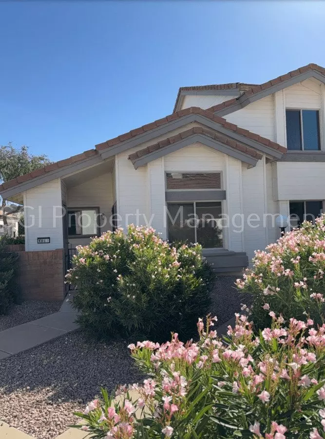 2201 N COMANCHE Drive photo 3