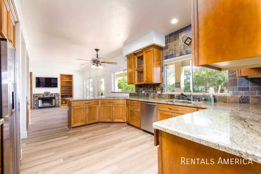 2342 West Hemlock Court, Chandler, AZ 85248 photo 4