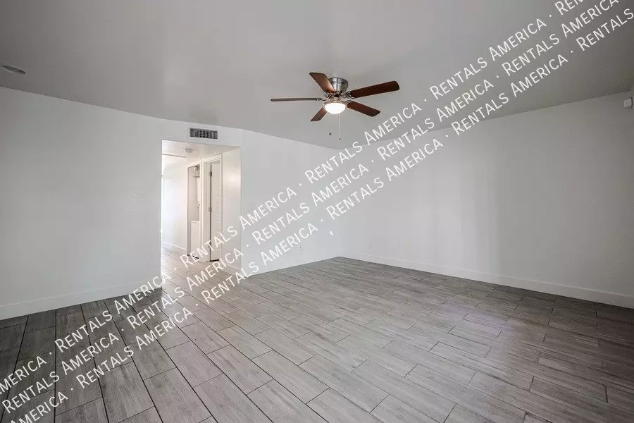 Spacious 3 Bed/2 Bath Home in Lush Crestview Chateaux – Chandler photo 4