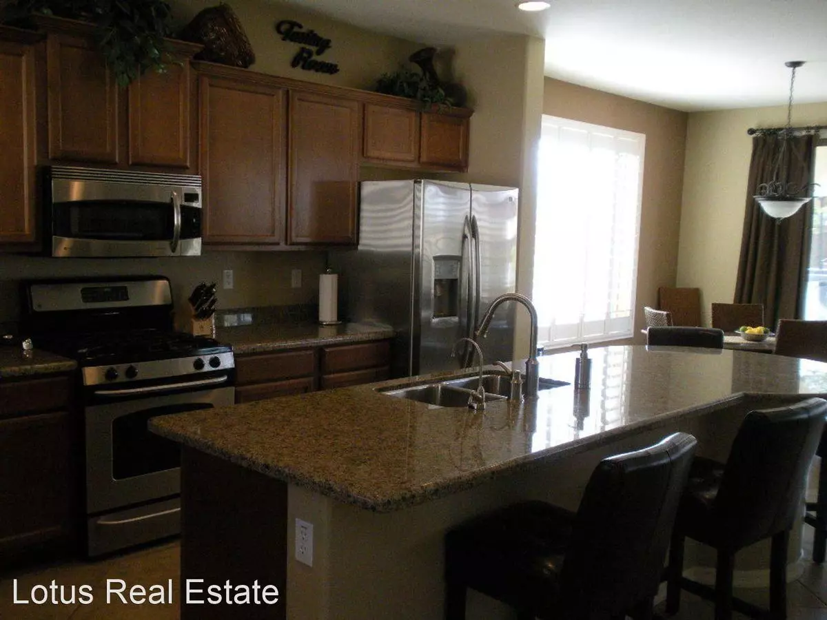 363 West Lantana Place, Chandler, AZ 85248 photo 4