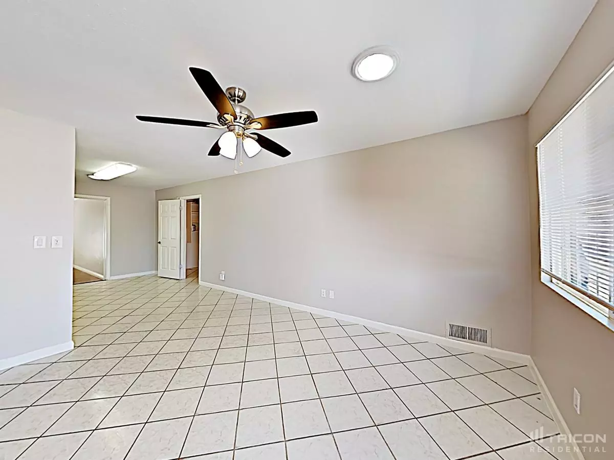 415 N Criss St photo 5