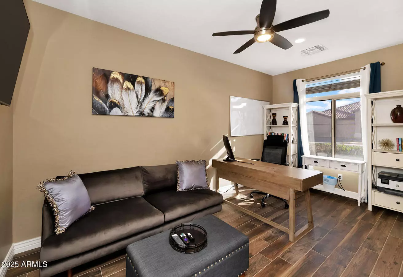 540 N SCOTT Drive photo 2