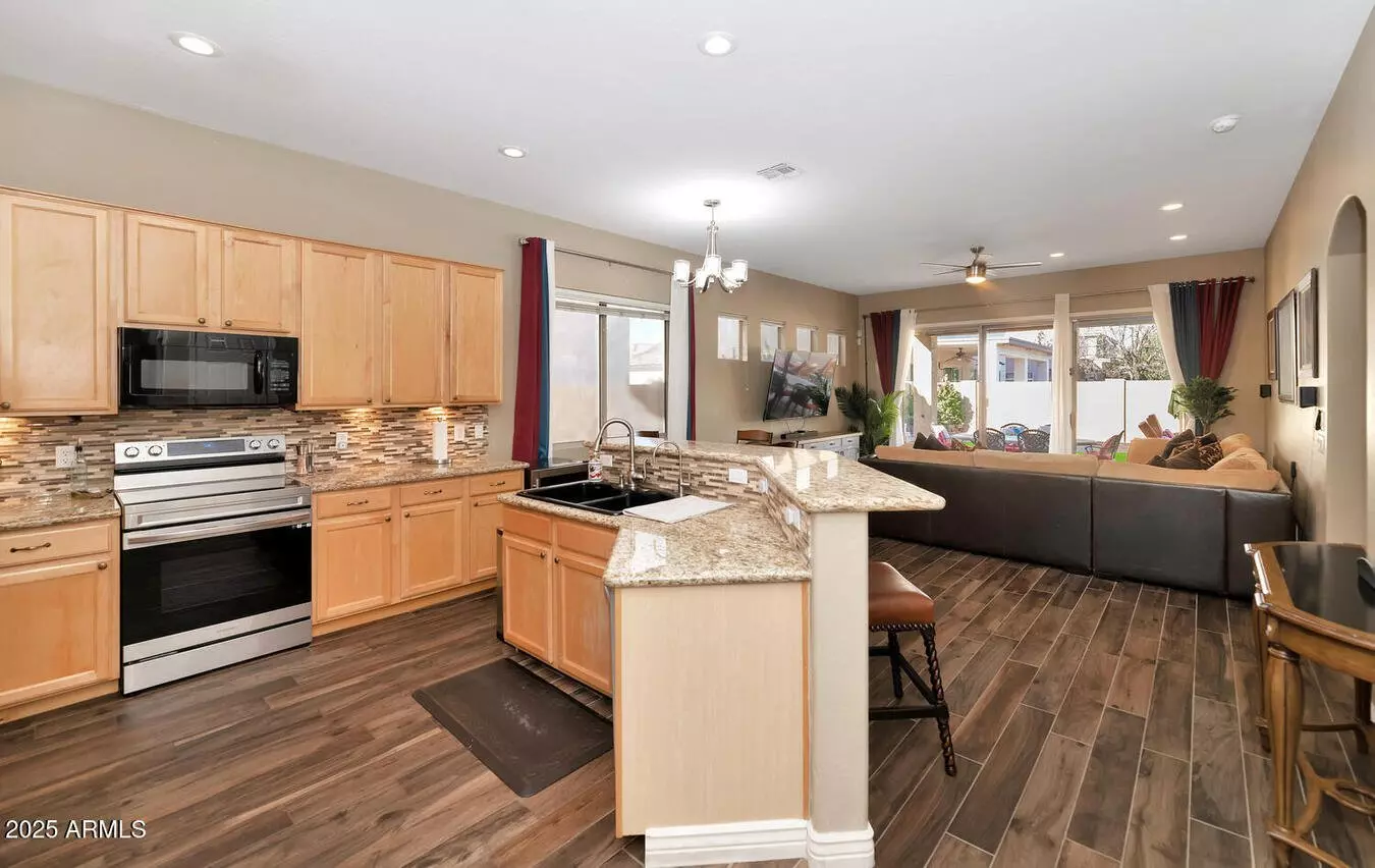 540 N SCOTT Drive photo 3