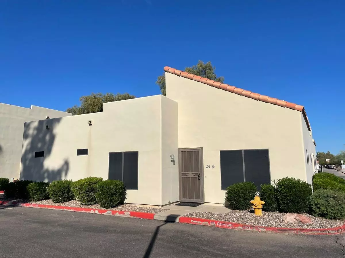 Fully Furnished 2 Bedroom, 2 Bath, 2 Car Garage Community Pool photo 5