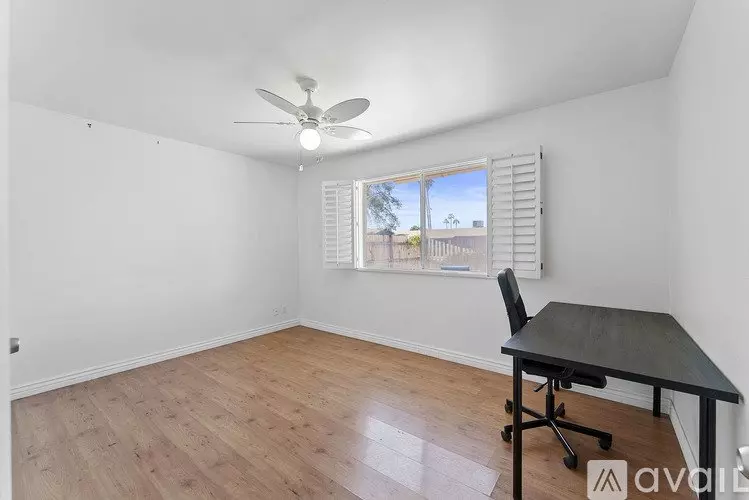 701 N Central Dr photo 2