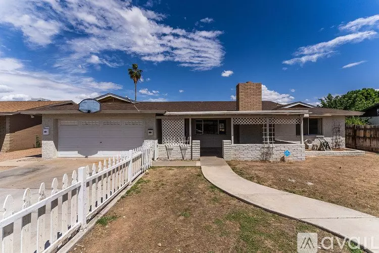 701 N Central Dr photo 4