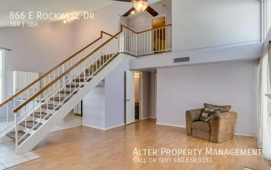 866 E Rockwell Dr photo 3
