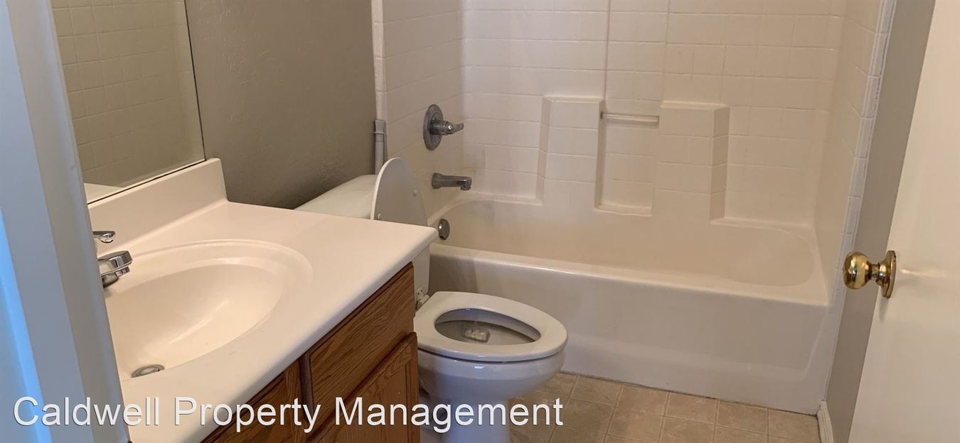 3 Bedroom - 2 Bath - 1435 Sq. Ft. Home in Chandler photo 4