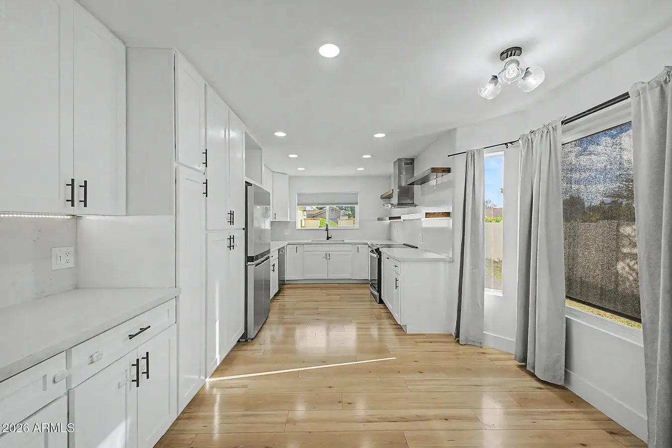 A Recently Renovated 2Bedroom 2Bathroom Home photo 2
