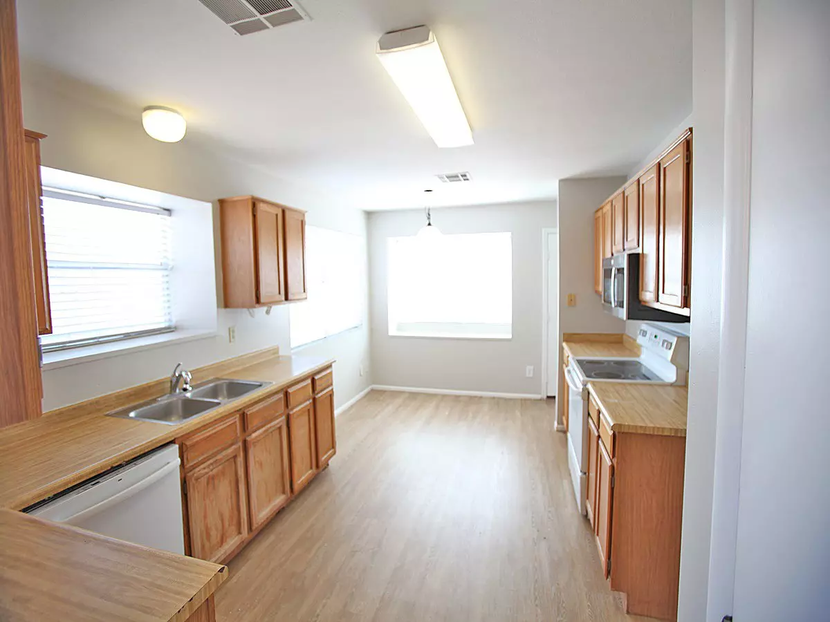 1803 W Barrow Dr photo 2