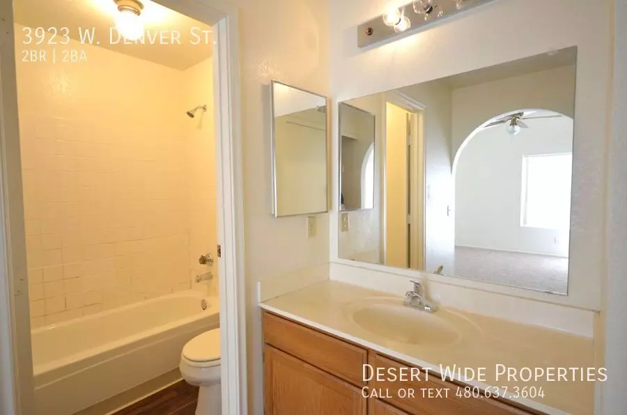 BEAUTIFUL, SPACIOUS 2 BED AND 2 BATH HOME IN CHANDLER photo 3