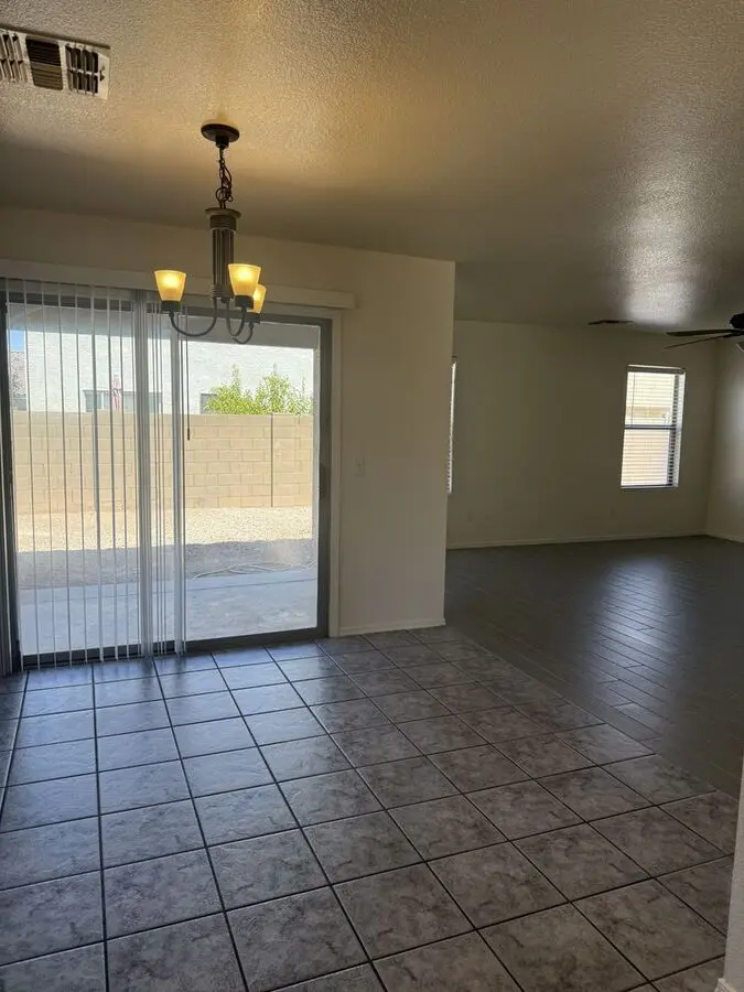 4 Bedroom 3 Bathroom Cooper Commons photo 3