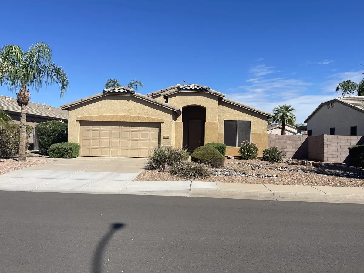 2114 E Cherry Hills Pl photo 4