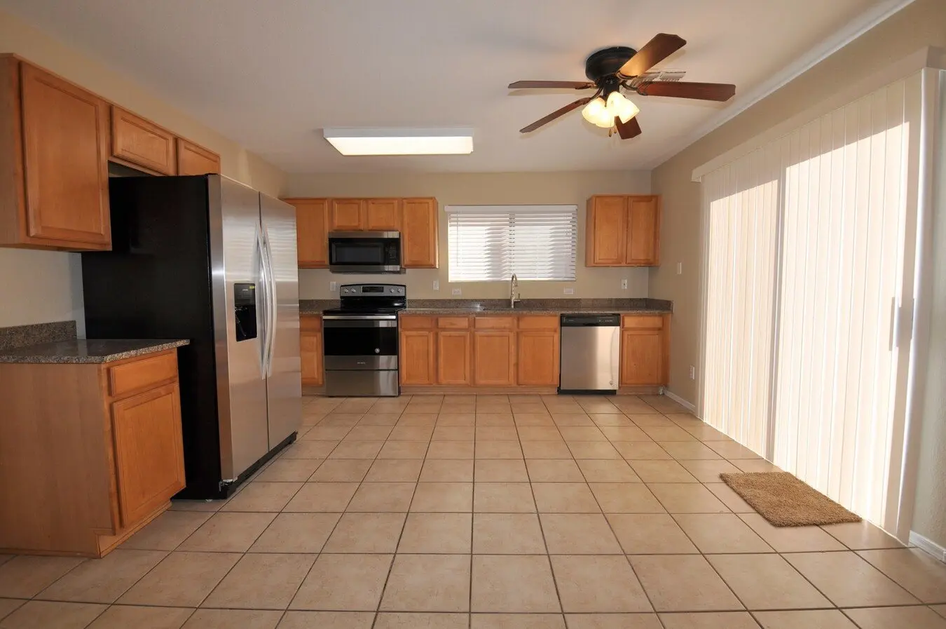 Excellent 3 Bedroom/2.5 Bath/2 Car/1600 Sqft Remodeled Home In Chandler. photo 5