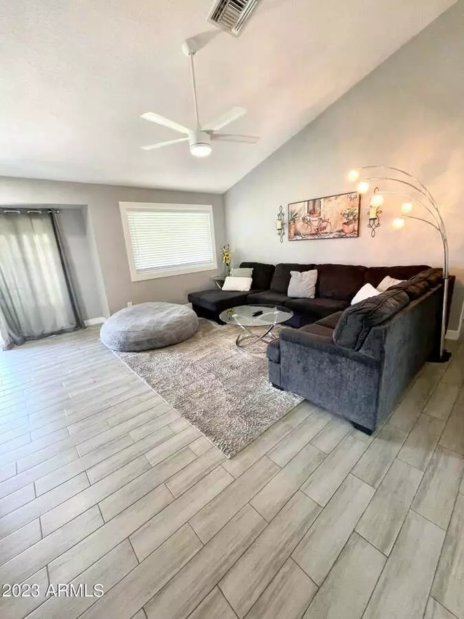 3612 W Elgin St photo 5