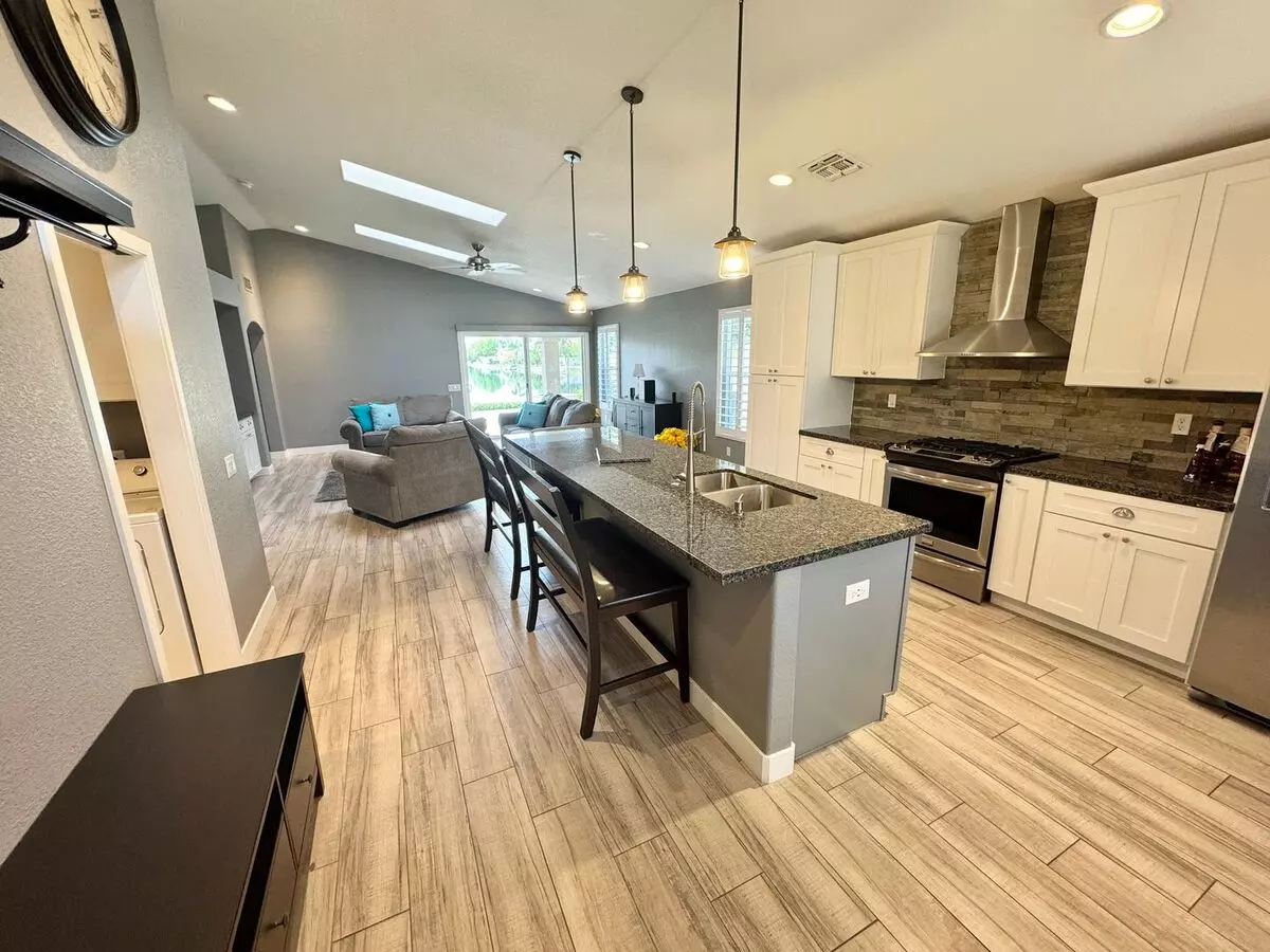 Gorgeous 3 Bedroom Furnished Home On Water! Spectacular Views! photo 4