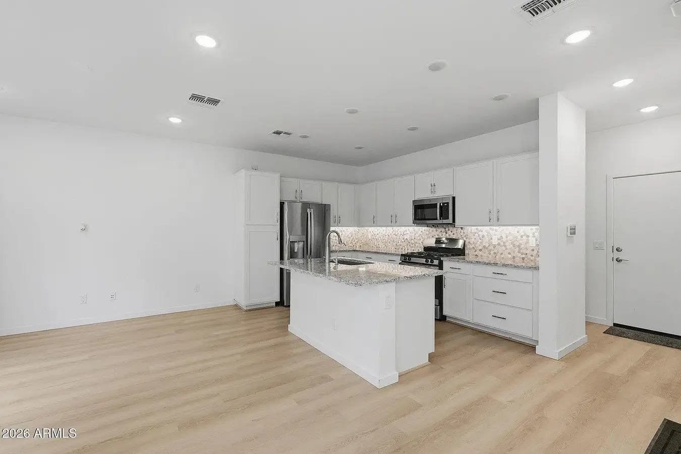 Modern 2bd/2.5ba + Loft (built 2021) photo 2