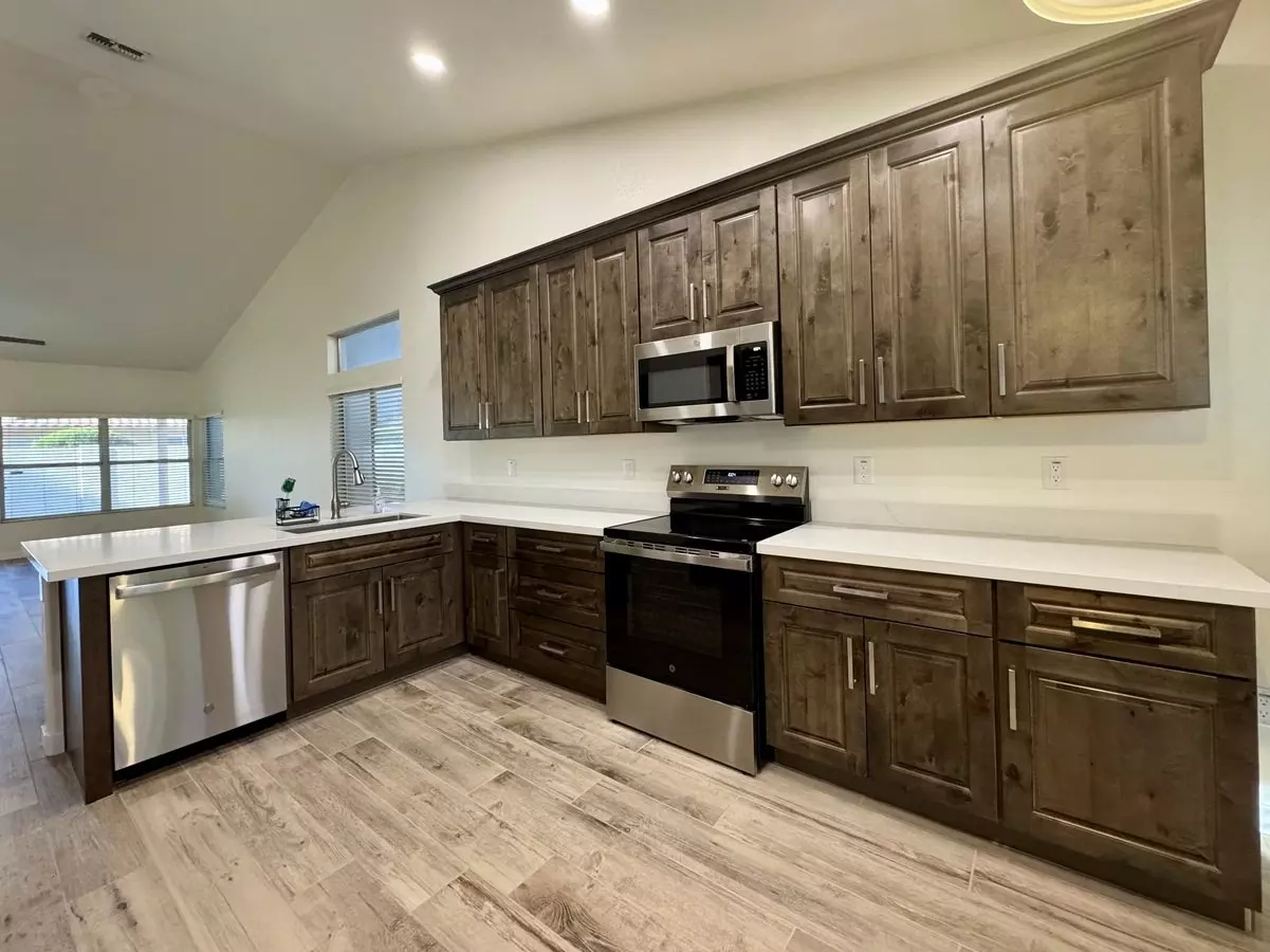 Newly Updated 3 Bed/2 Bath In Chandler! photo 4