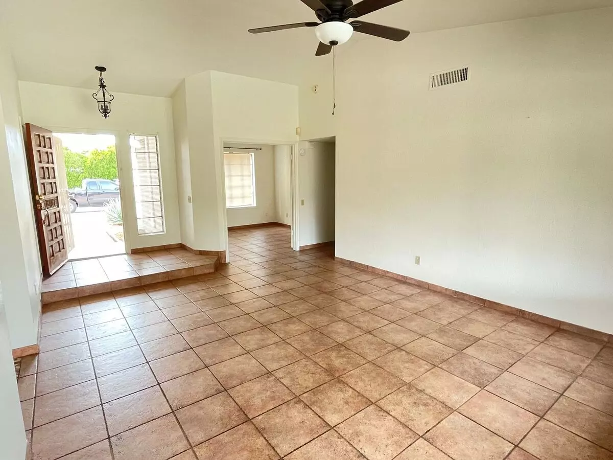 1609 N Longmore St Chandler, AZ 85224 photo 5