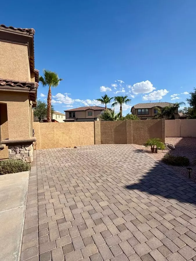 Spacious 6-bedroom, 2.5-bathroom Home In Chandler, Welcome To The Family Friendly Community Of Sun Groves Sitting On Nearly 18,000 Sq Ft And One Of The Largest Lots In The Neighborhood. photo 4