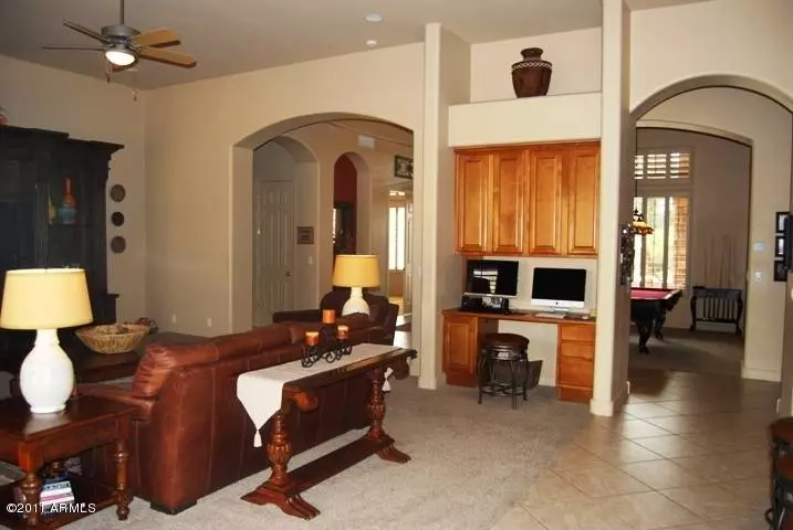 1530 W Grand Canyon Dr photo 4